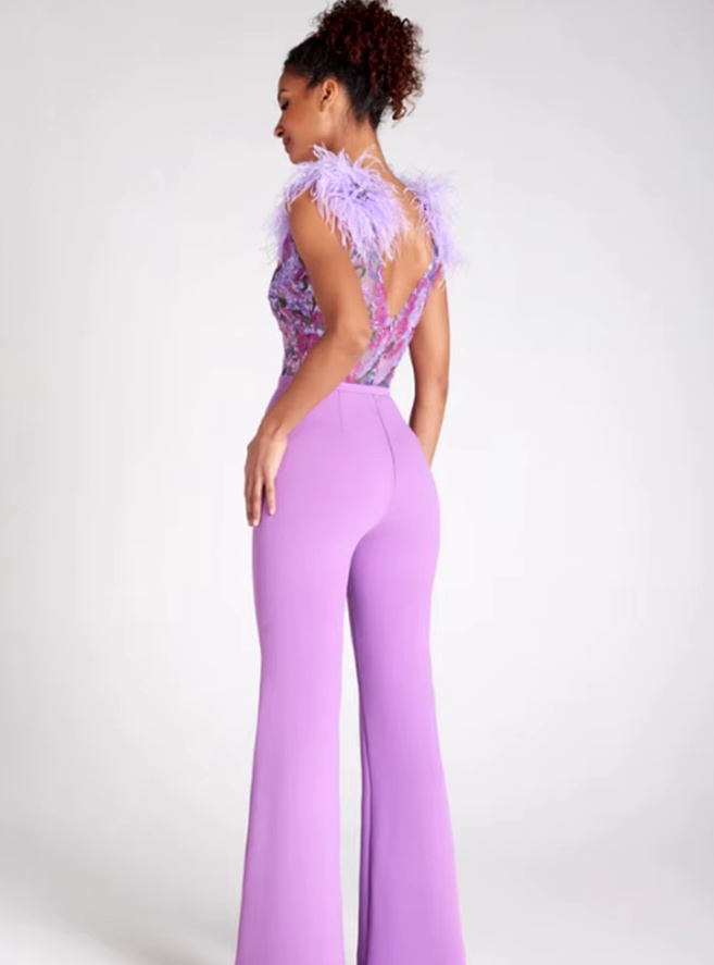 Eleganter Einteiler Jumpsuit Schmal Geschnitten in Lavendel Ärmellos