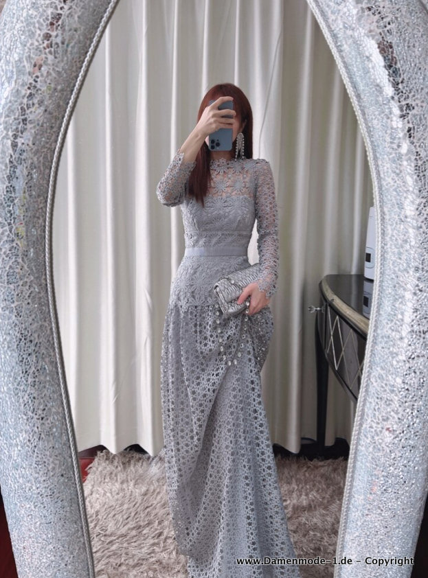 Elegantes Langarmkleid aus Spitze in Silber Bodenlang