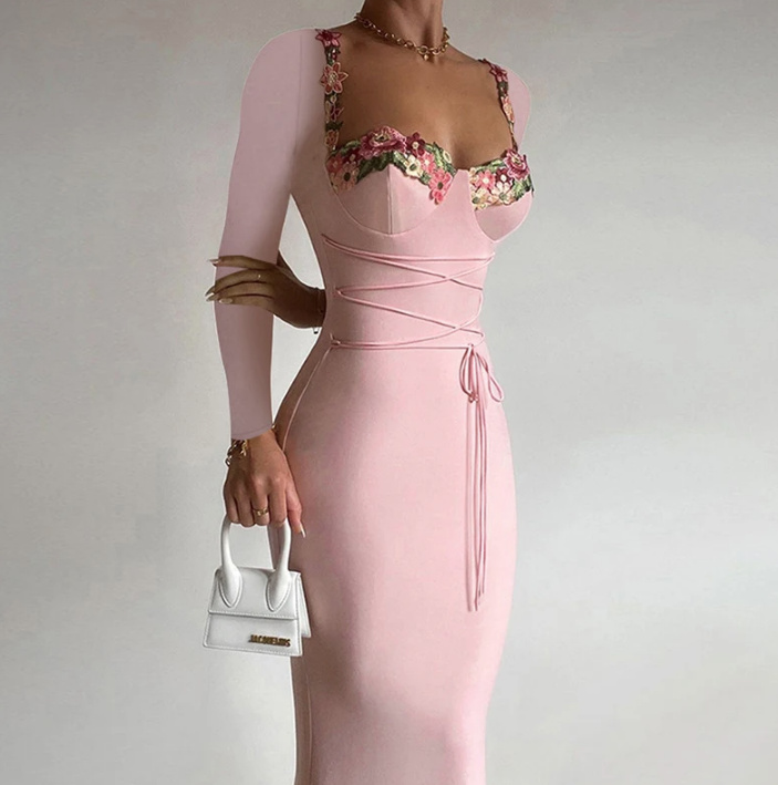 Elegantes Langarm Bleistift Kleid in Rose mit Blumenspitze