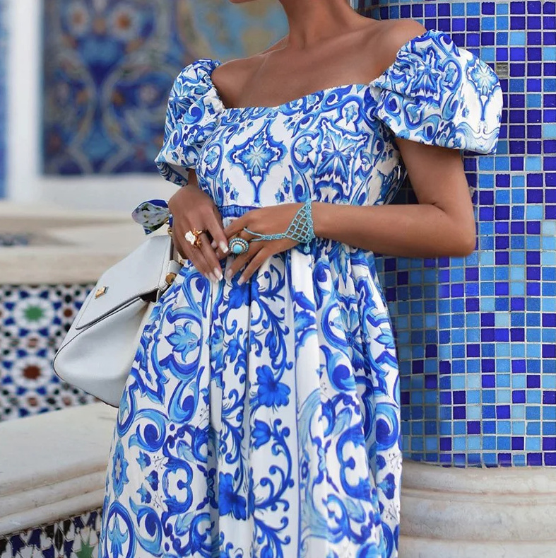 Schulterfreies Maxi Boho Sommerkleid lang in Blau Weiß