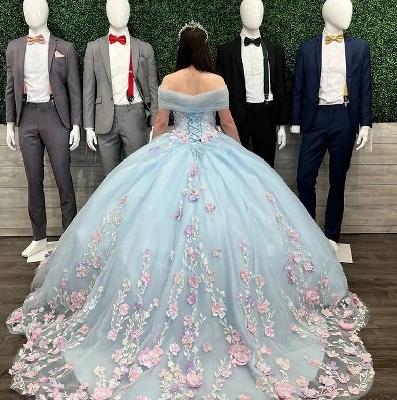 Schulterfreies Quinceanera Ballkleid Balthilde in Hellblau mit Blumen Spitze