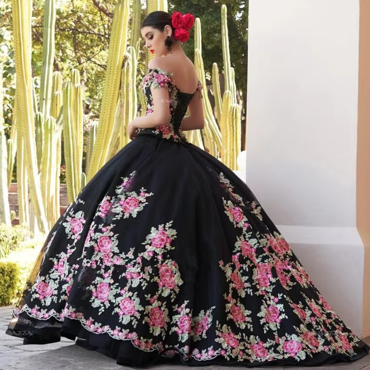 Schwarzes Schulterfreies Ballkleid mit Blumen Stickereien