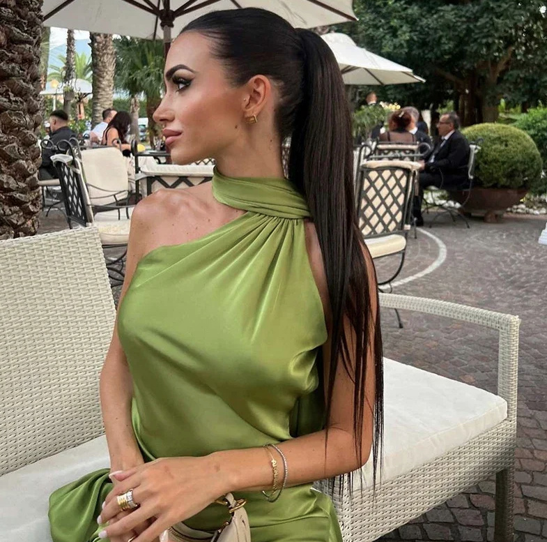 Sexy Bodycon Satin Kleid mit Rückenausschnitt und Stola in Grün