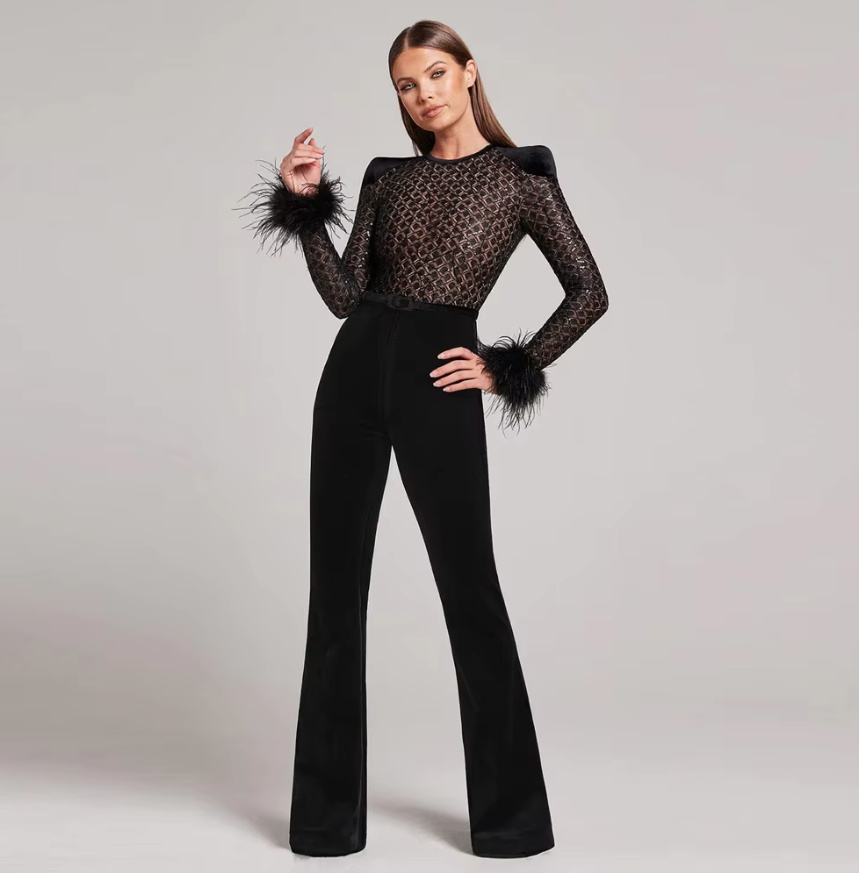 Eleganter Langarm Jumpsuit Einteiler Schmal Geschnitten in Schwarz