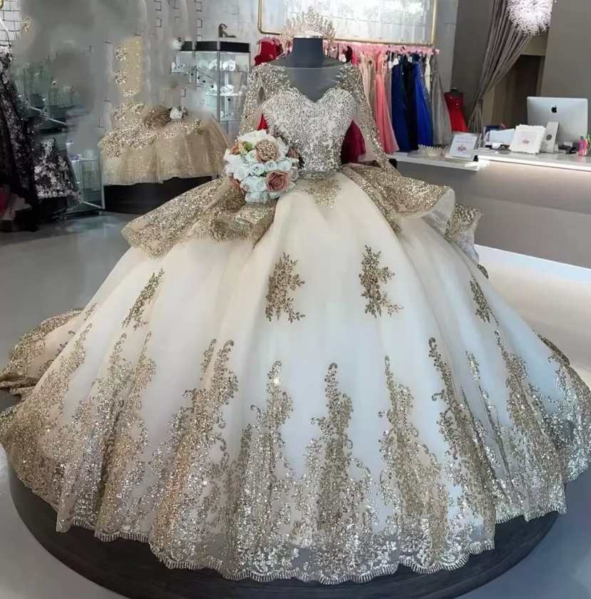 Langarm Ballkleid Belli in Champagne mit Spitze Pailletten und Perlen