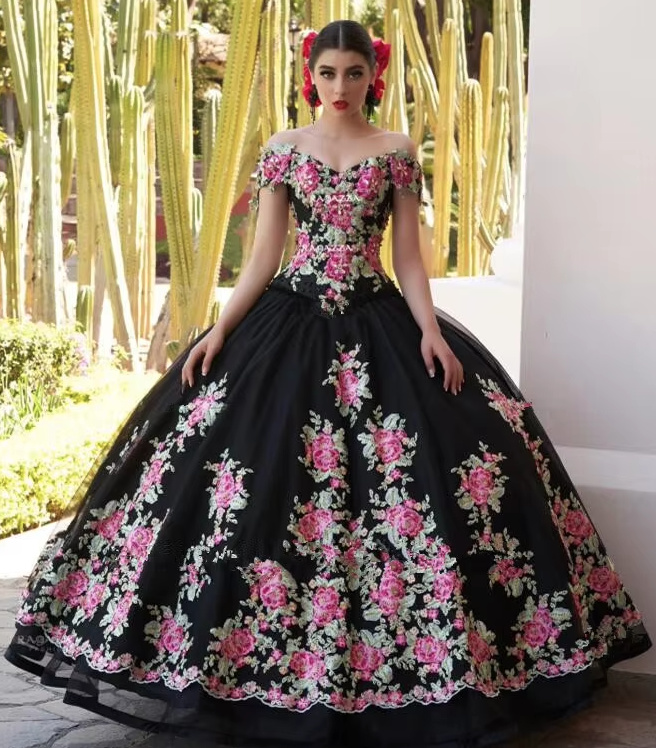 Schwarzes Schulterfreies Ballkleid mit Blumen Stickereien