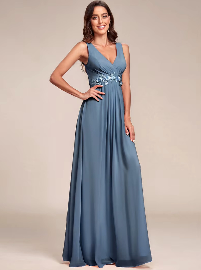 Elegantes A Linie Empire Kleid mit Blumen Applikationen in Blaugrau